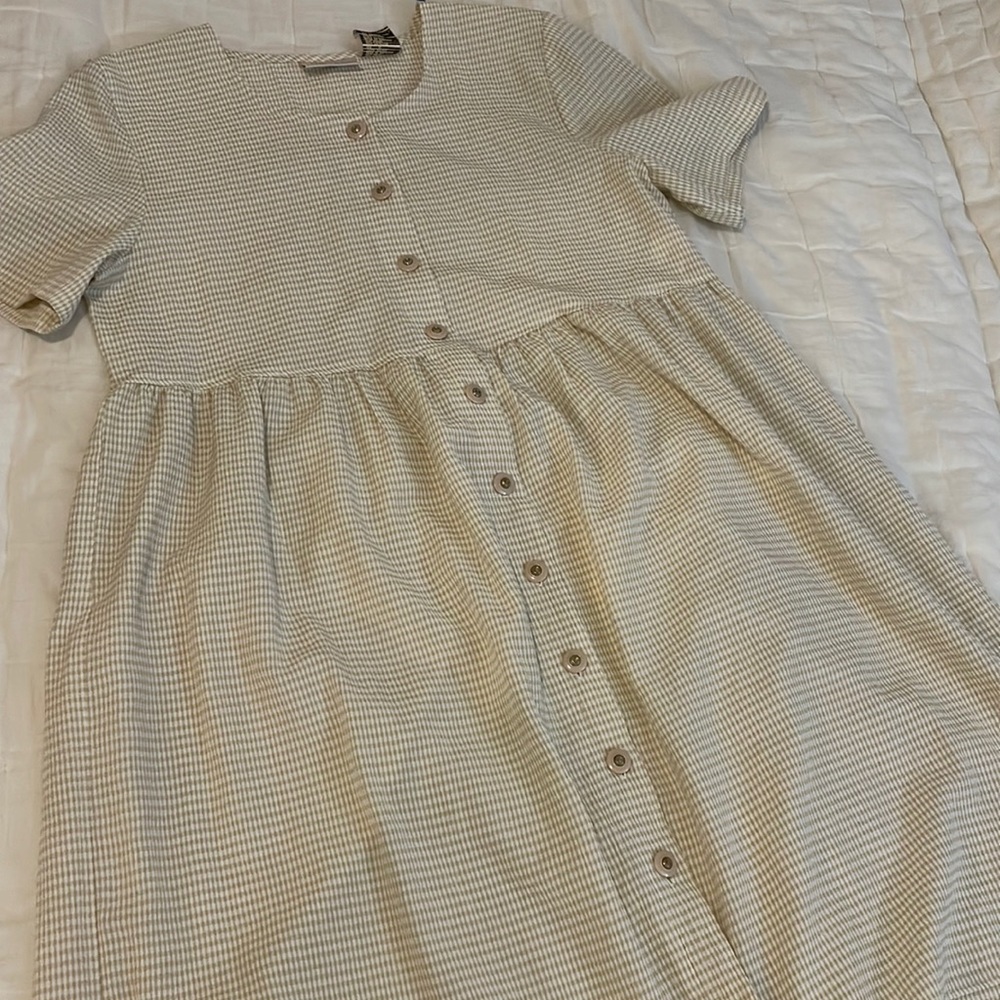 Tan and white gingham vintage button up dress